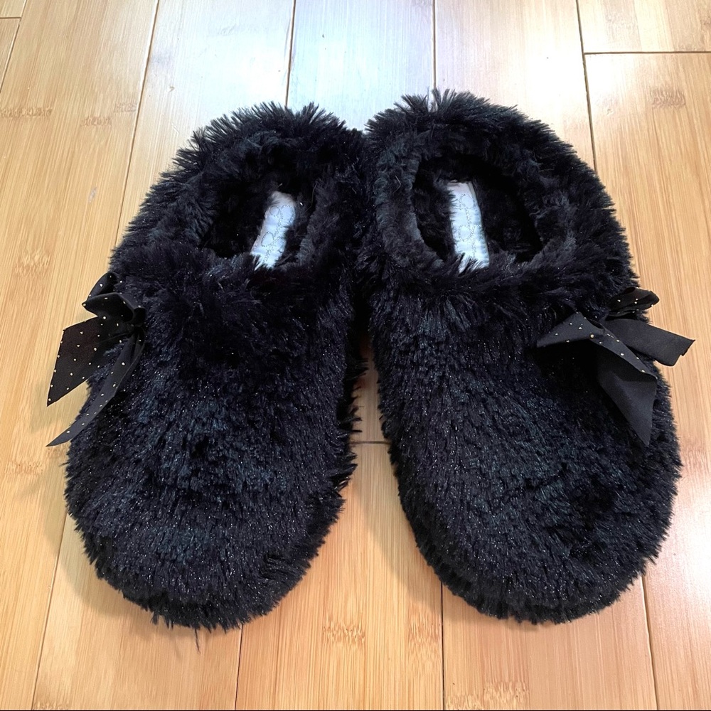 NWOT Jessica Simpson Fuzzy Slippers Size 7-8 - Picture 3 of 5
